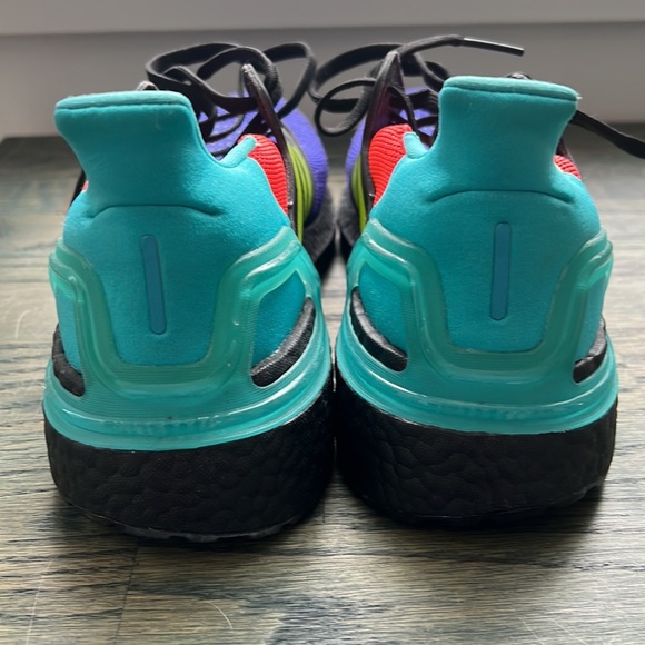 Adidas Ultraboost 2.0 DNA Parley Primeblue ULTRA RARE color pattern. Size 8.5 - Picture 4 of 11